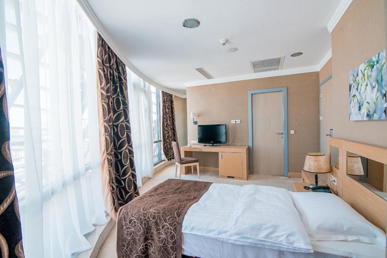 Alau Hotel Astana Luaran gambar