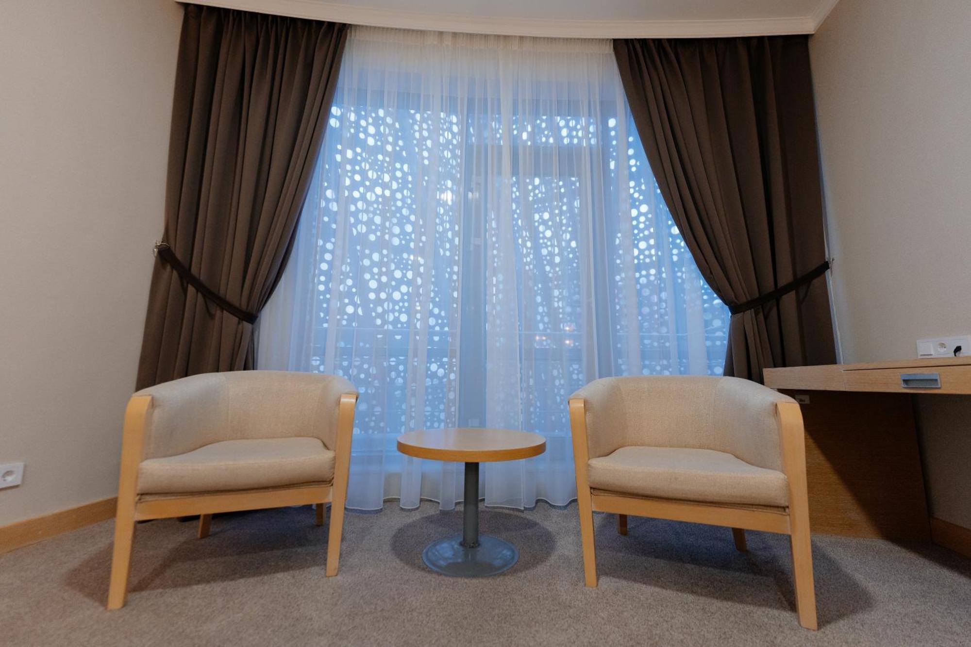 Alau Hotel Astana Luaran gambar