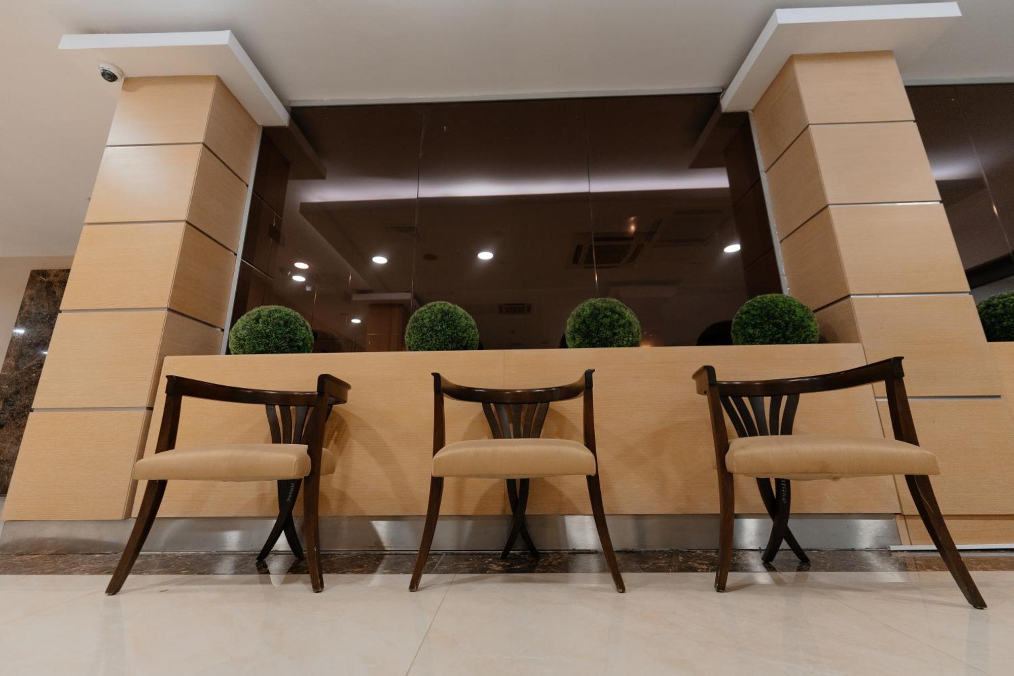 Alau Hotel Astana Luaran gambar
