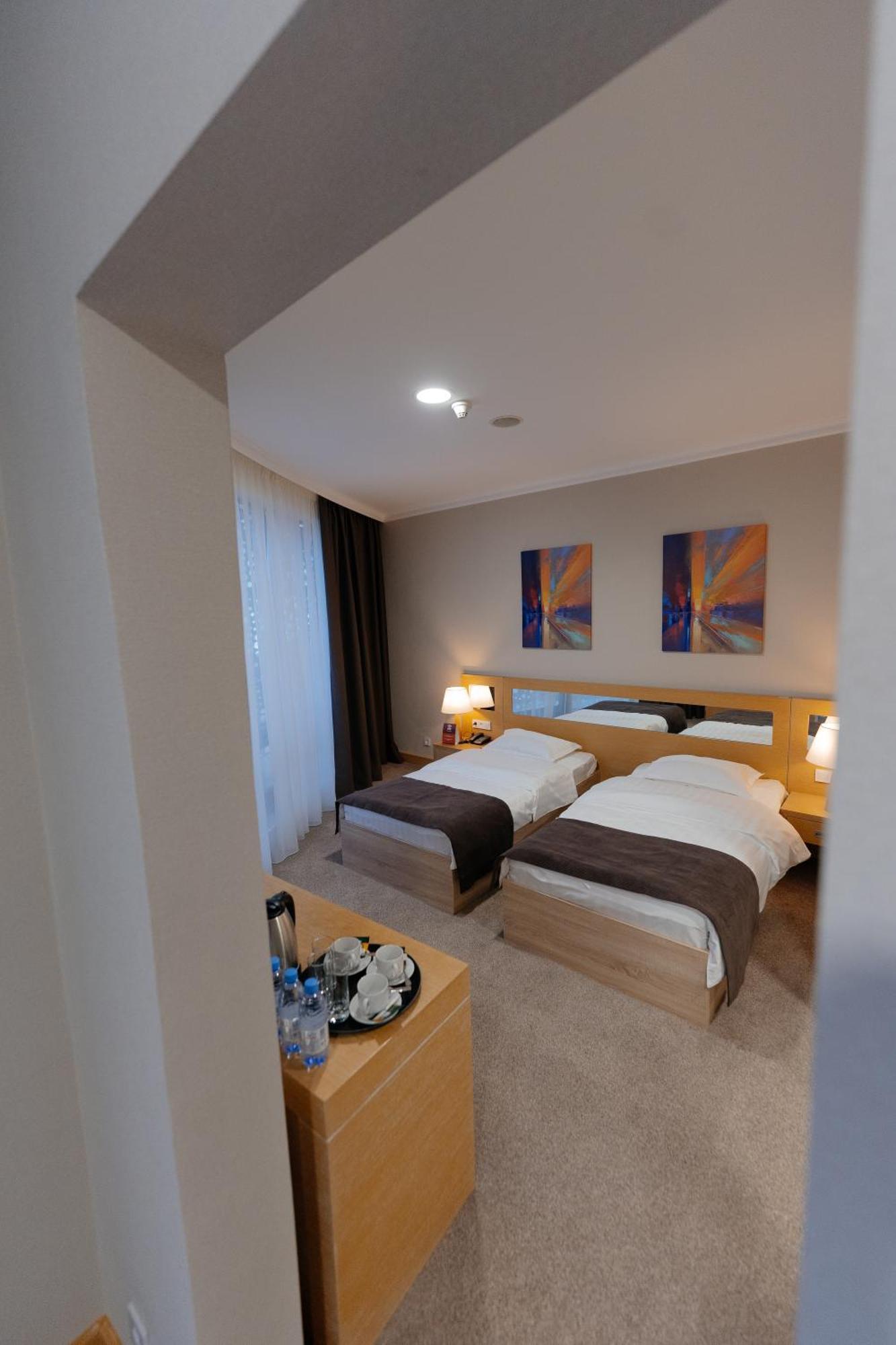 Alau Hotel Astana Luaran gambar