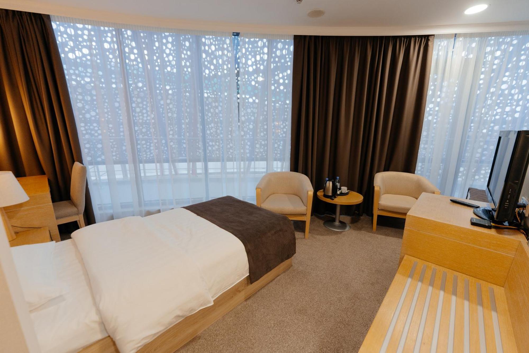 Alau Hotel Astana Luaran gambar
