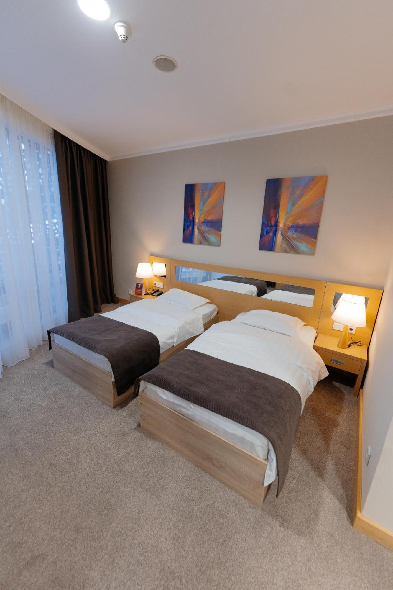 Alau Hotel Astana Luaran gambar