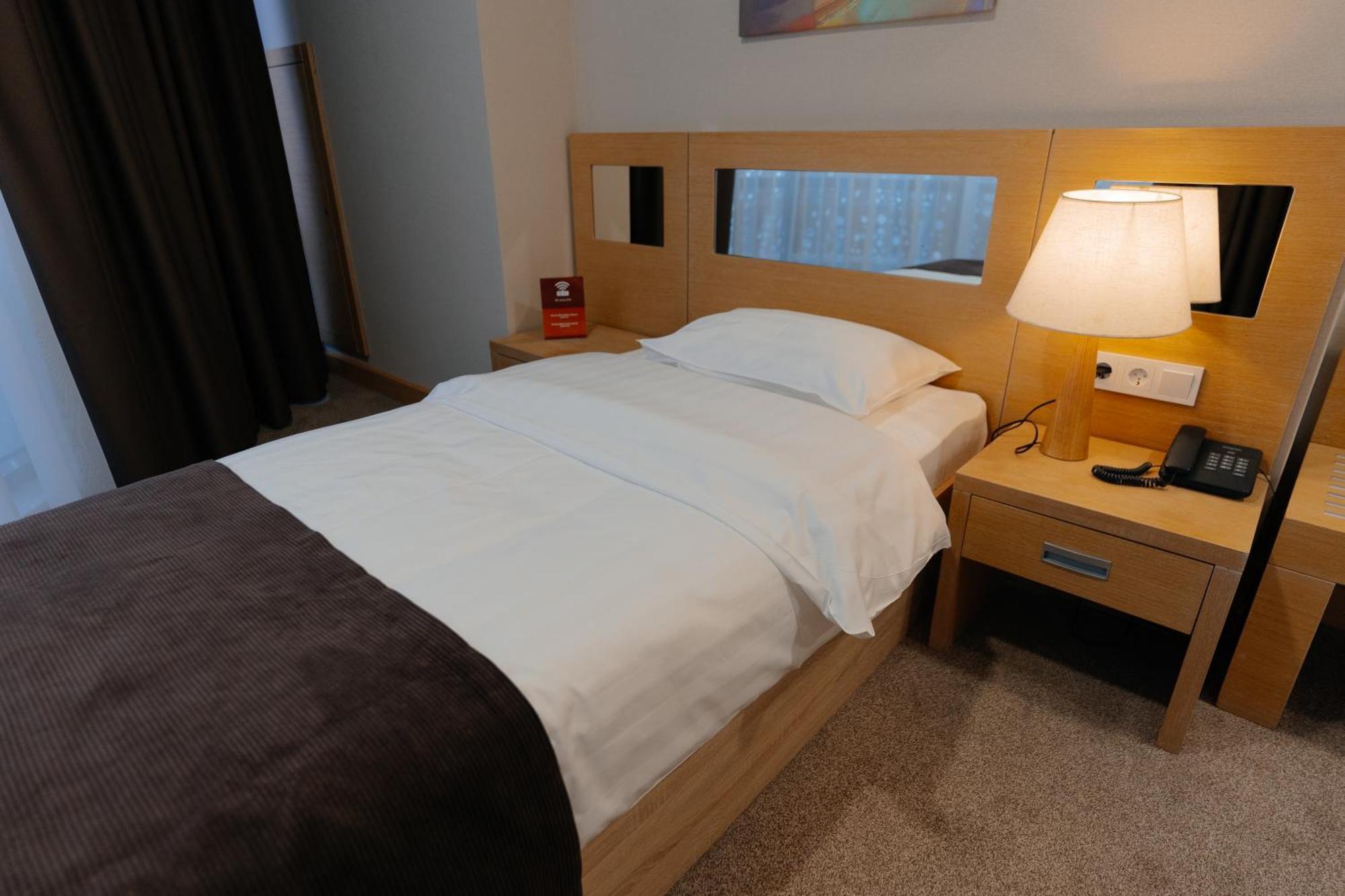 Alau Hotel Astana Luaran gambar