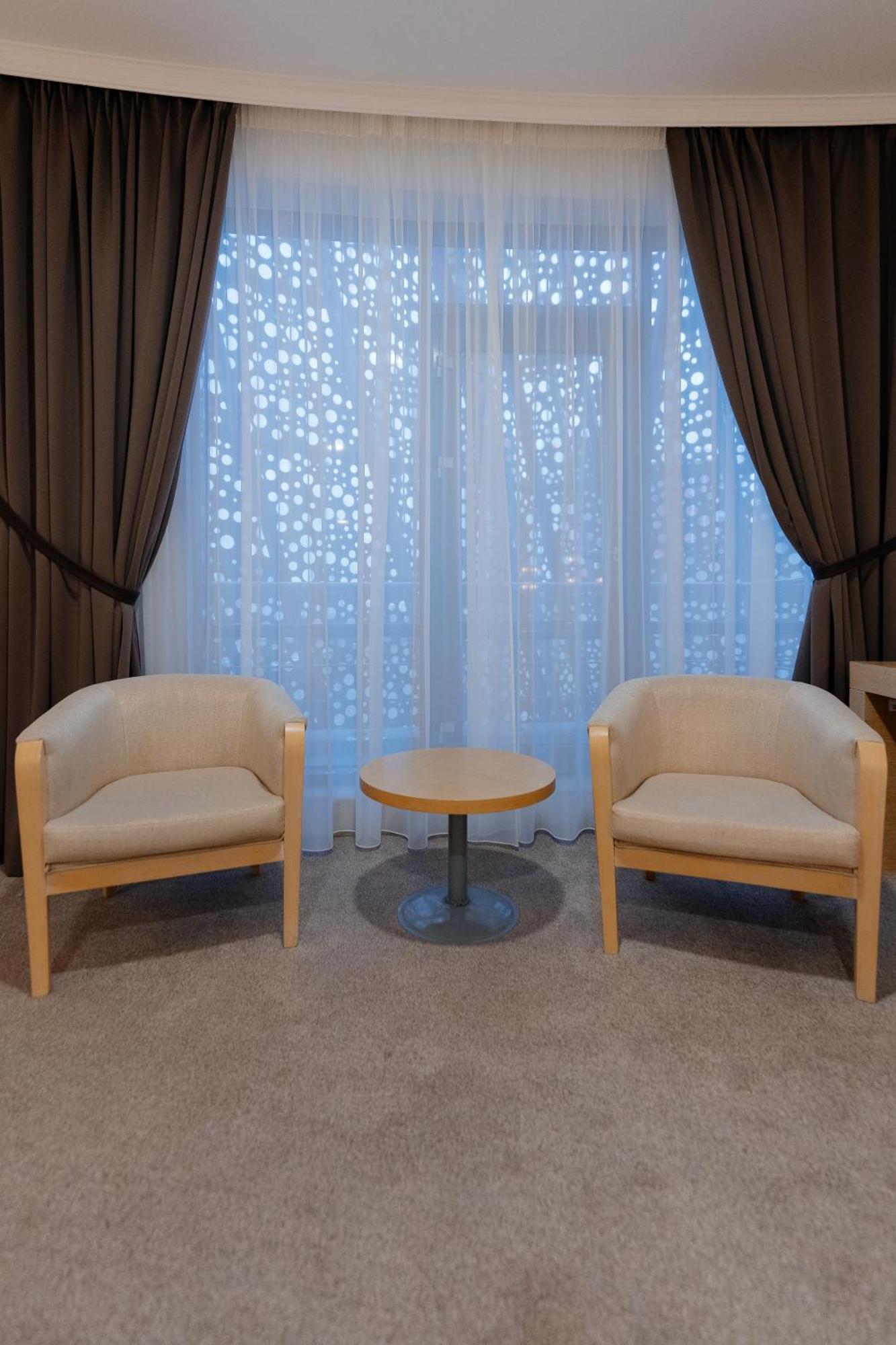 Alau Hotel Astana Luaran gambar