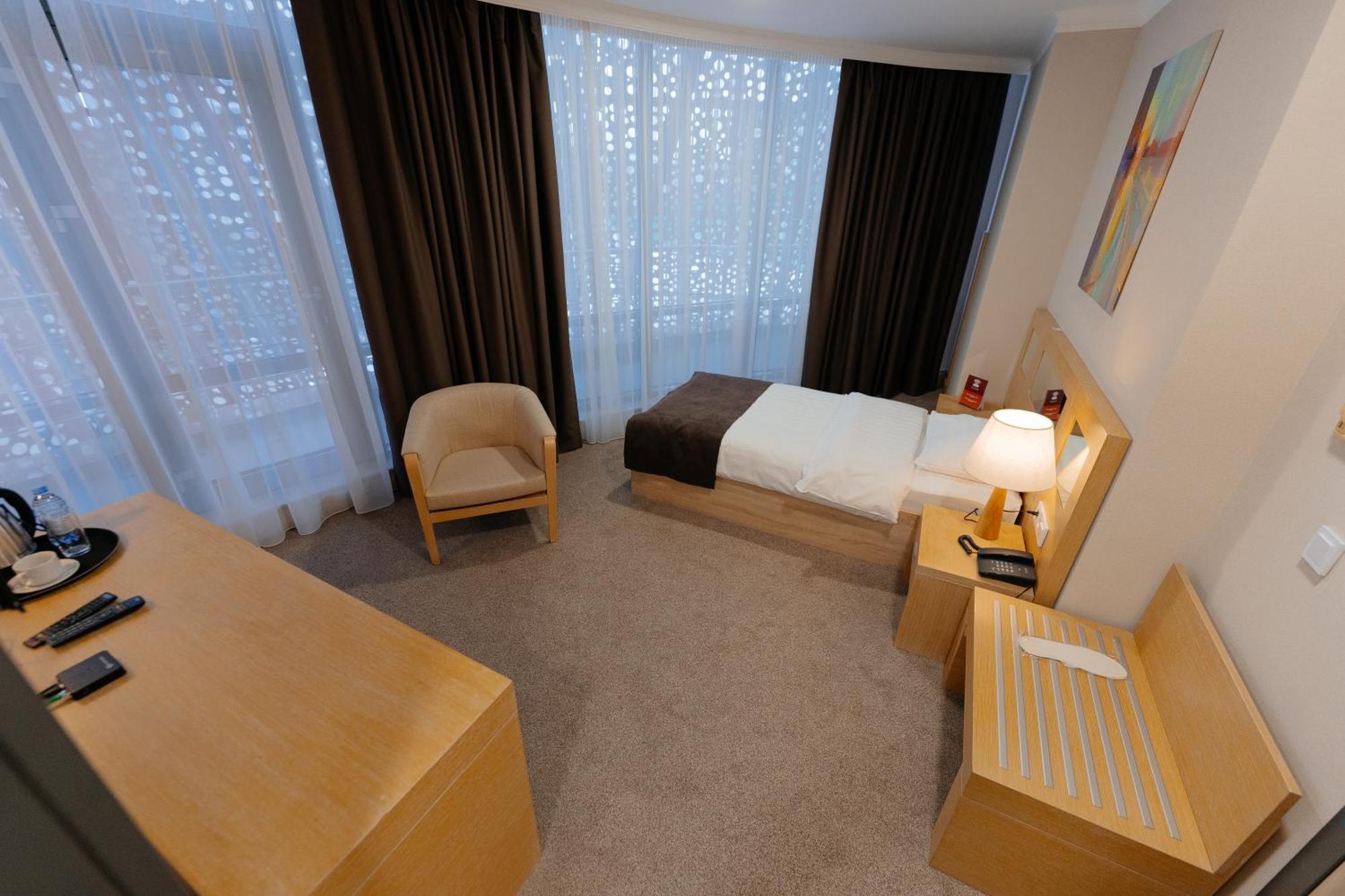 Alau Hotel Astana Luaran gambar