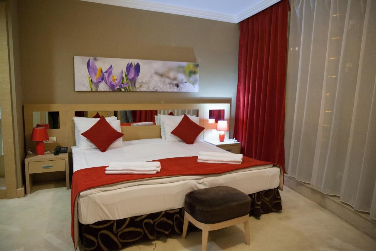 Alau Hotel Astana Luaran gambar