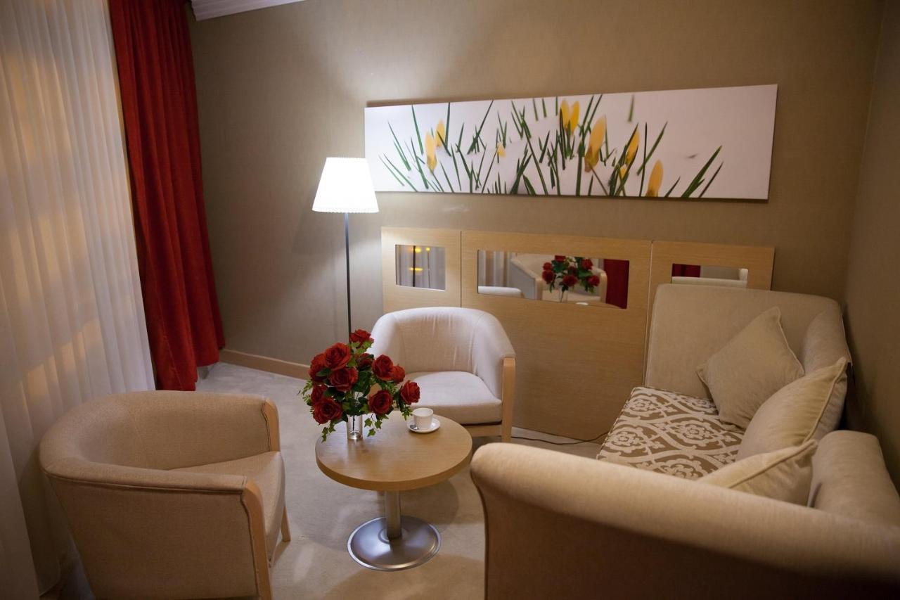 Alau Hotel Astana Luaran gambar